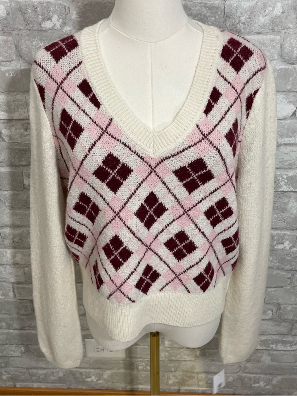 Dry Goods Major Label Cream V-Neck Sweater with Pink & Burgundy Argyle
